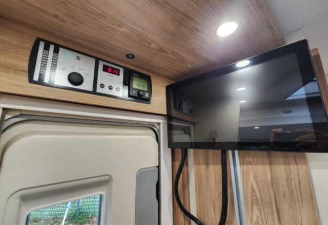 Bavaria Initial I740C Class i 740 - Photo 25