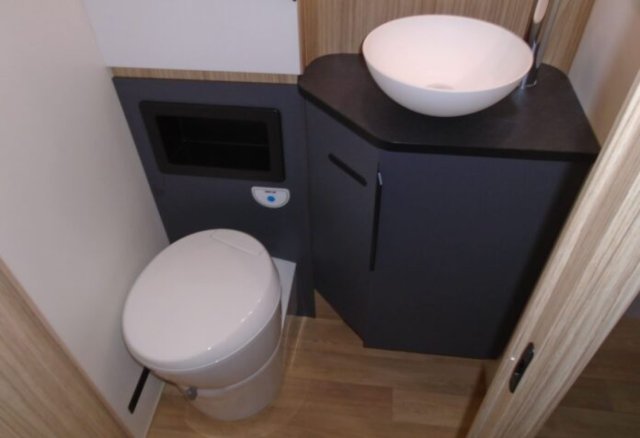 Bavaria Initial I740FC Nomade i 740 fc - Photo 8