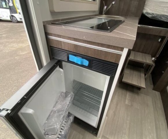 Benimar Yrteo 840 - Photo 15
