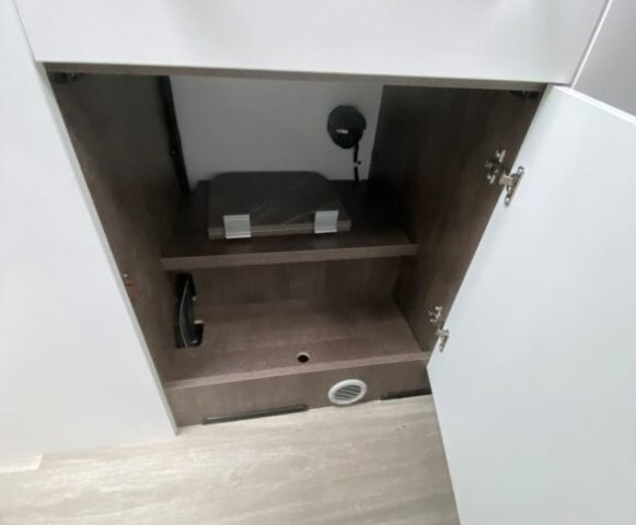 Benimar Yrteo 840 - Photo 22