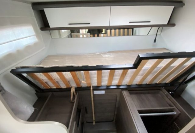 Benimar Yrteo 840 - Photo 17