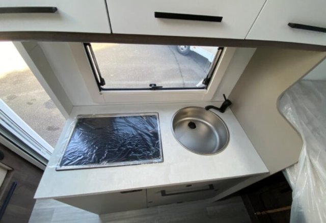 Benimar Yrteo 840 - Photo 21