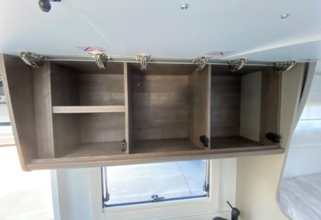 Benimar Yrteo 840 - Photo 23