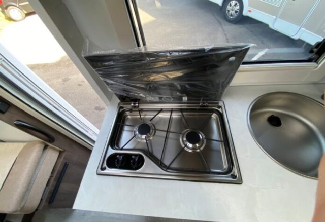 Benimar Yrteo 840 - Photo 25