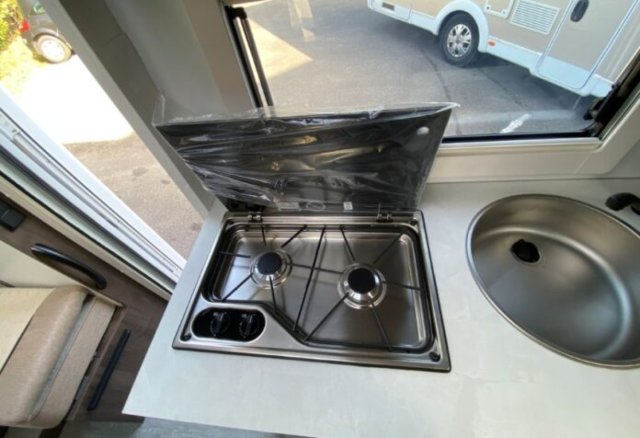 Benimar Yrteo 840 - Photo 26