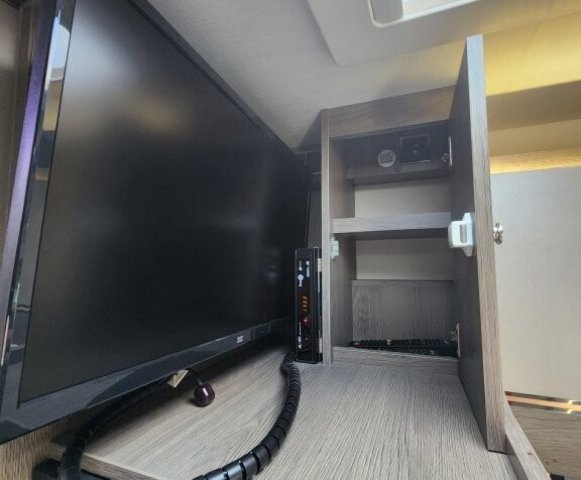 Challenger 347 GA Graphite Edition - Photo 12