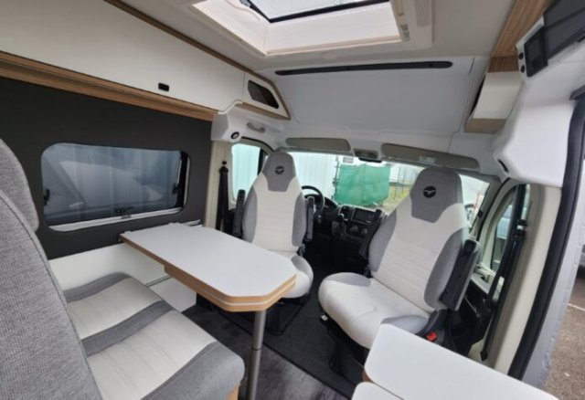 Pilote V 630 J Evidence - Photo 4