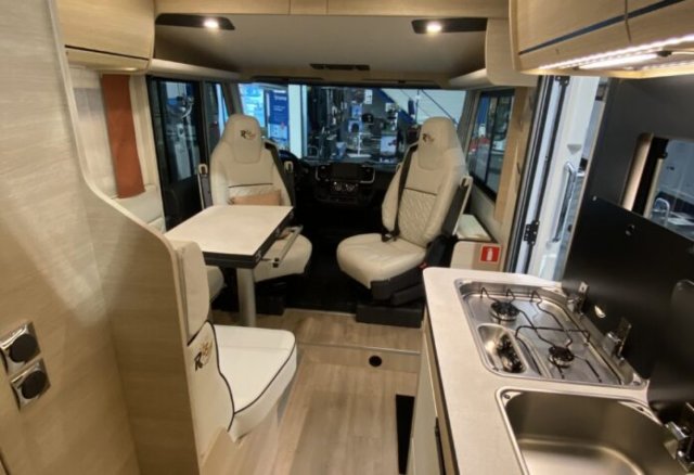 Rapido C55i c 55 i 65 ans - Photo 17