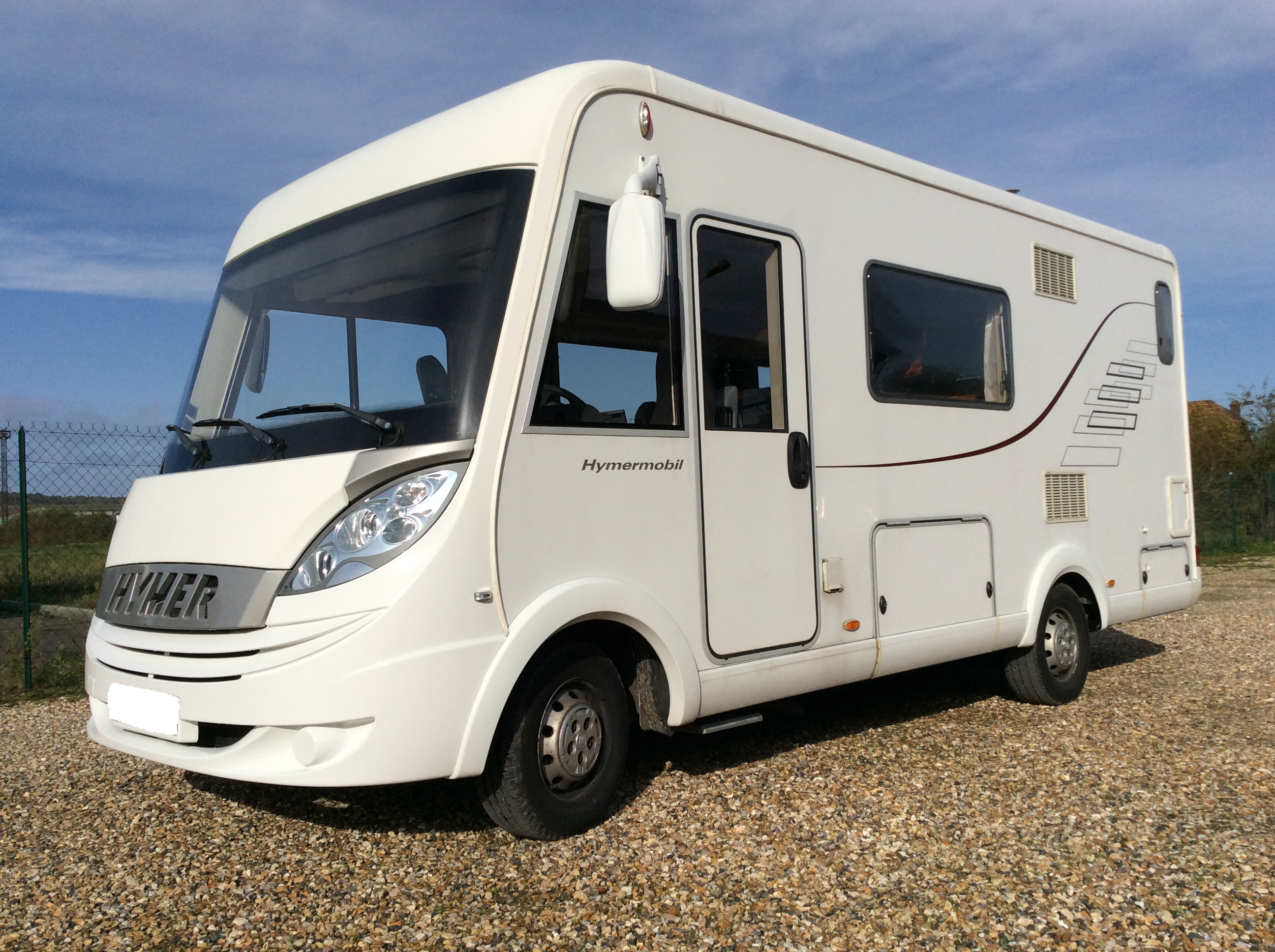 Fiche Technique Camping Car Hymer B 544 Hymer B 544 occasion de 2011 - Fiat - Camping car en vente à Aubevoye