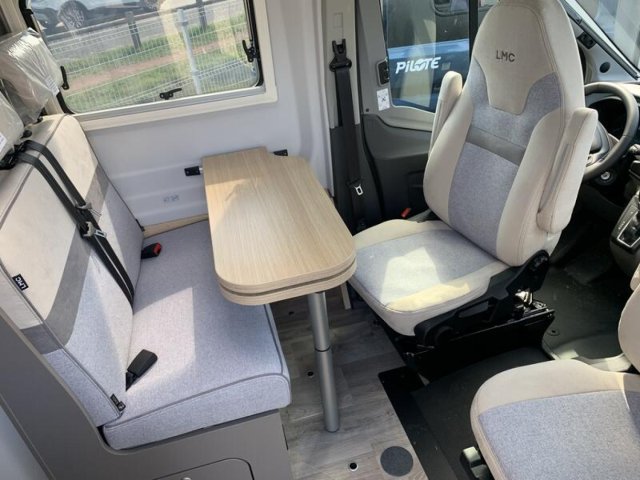 LMC Innovan 590 New Edition boite auto - Photo 4