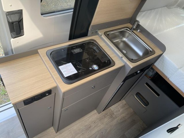 LMC Innovan 590 New Edition boite auto - Photo 7