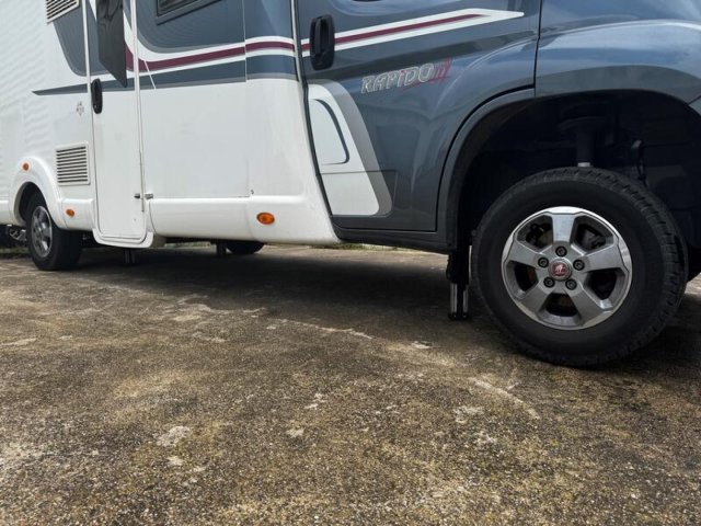 Rapido 696 F Premium Edition 696f avec verins electrique - Photo 4