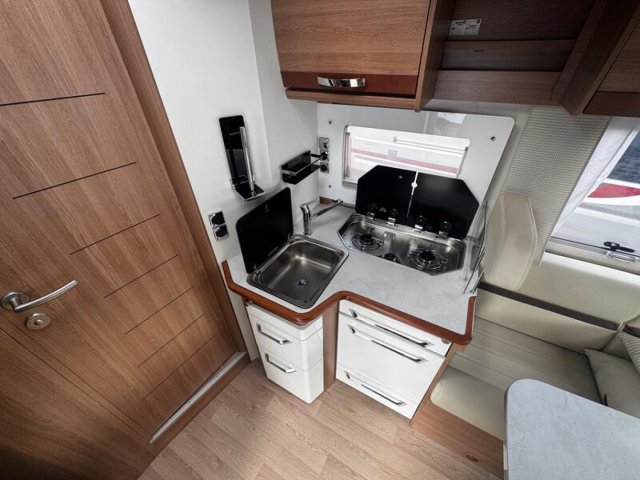 Rapido 696 F Premium Edition 696f avec verins electrique - Photo 6