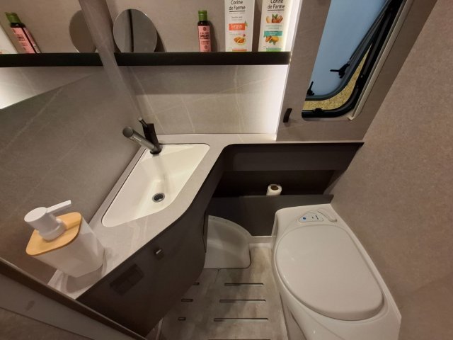 Eriba Novaline 495 2026 - Photo 14