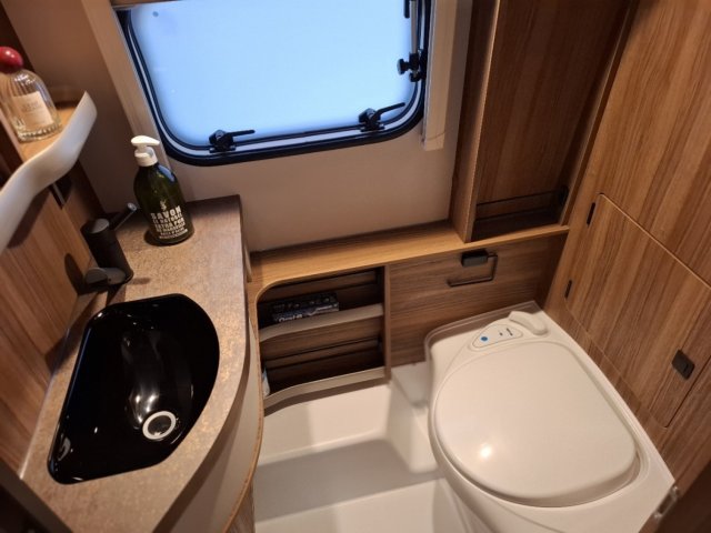 Eriba Touring 320 Edition Legend 2026 - Photo 10