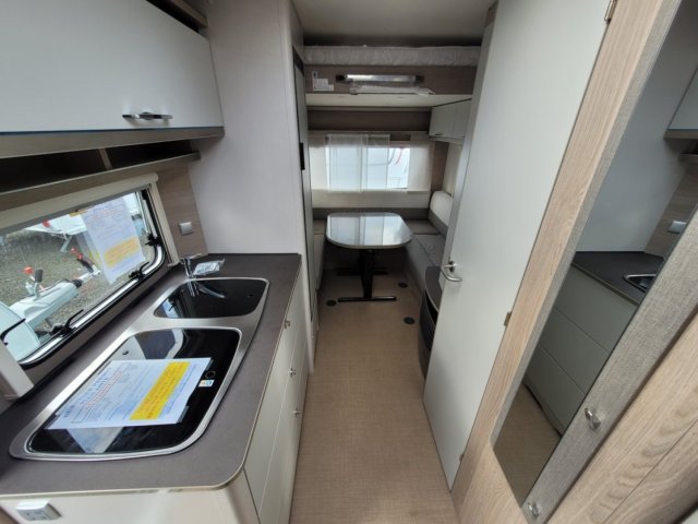 Burstner Premio Plus 440 TK - Photo 2