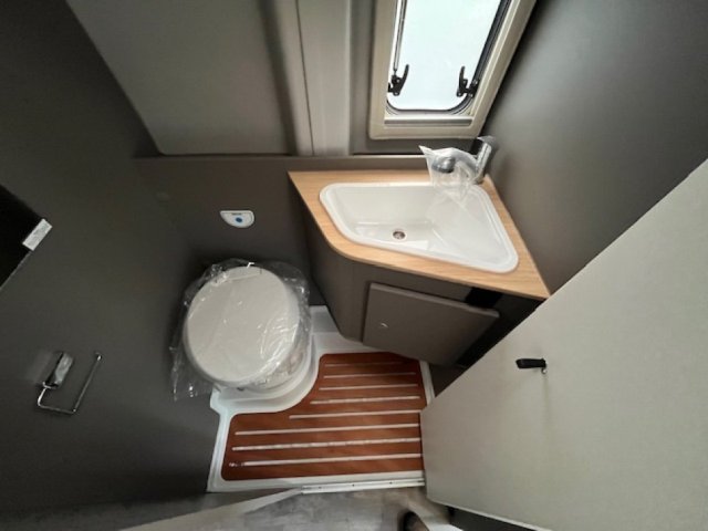 LMC Innovan 590 New Edition BOITE AUTOMATIQUE - Photo 4