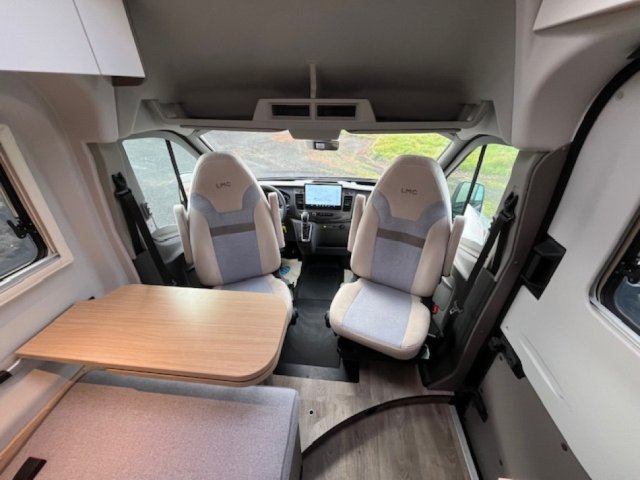 LMC Innovan 590 New Edition BOITE AUTOMATIQUE - Photo 3