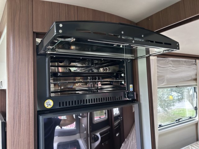 Niesmann+Bischoff Arto 66 F - Photo 7