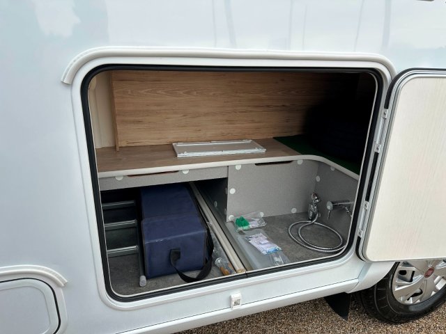 Bavaria Initial I741J Allure - Photo 4