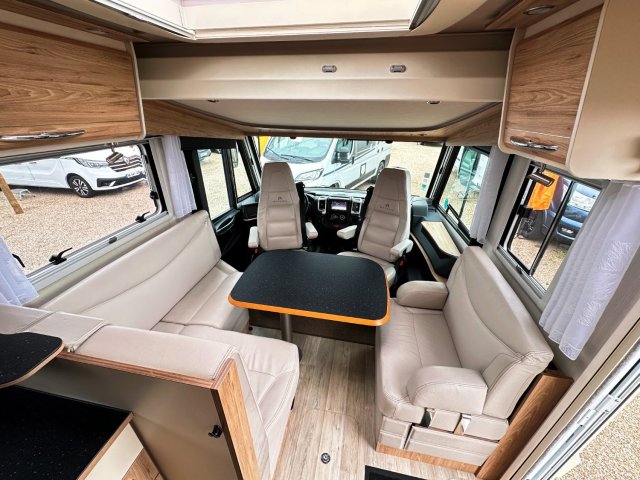 Bavaria Initial I741J Allure - Photo 7