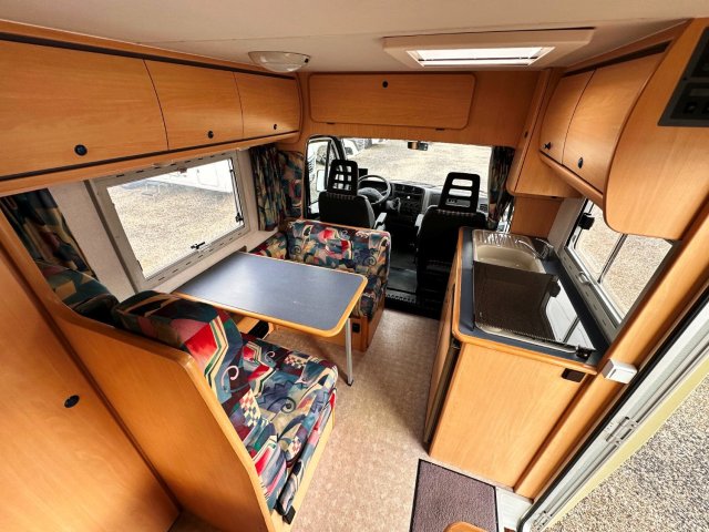 Challenger 104 - Photo 5