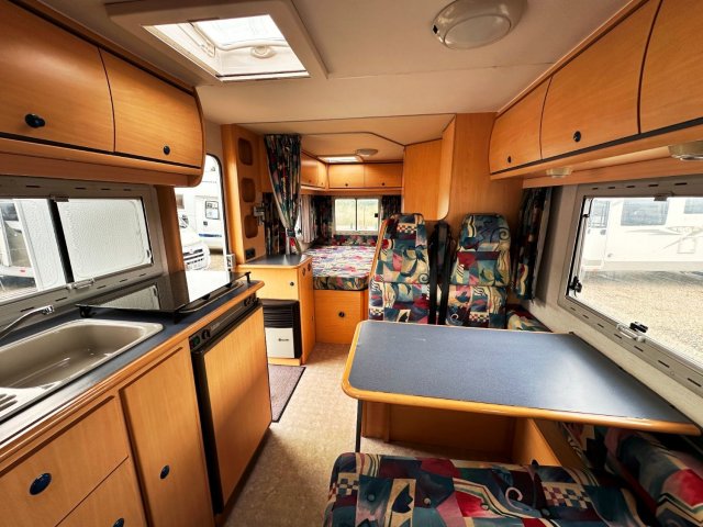 Challenger 104 - Photo 6