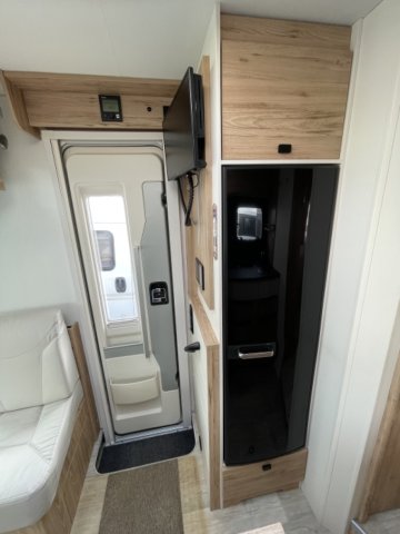 Bavaria Initial I690C Style INTEGRAL I 690 C - Photo 4