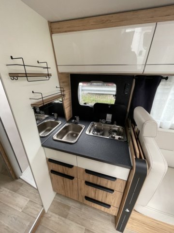 Bavaria Initial I720FC Nomade Plus INTEGRAL I720 + - Photo 3