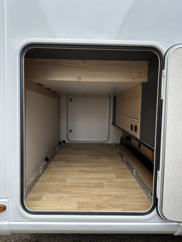 Bavaria Initial I740FC Nomade I 740 FC - Photo 10