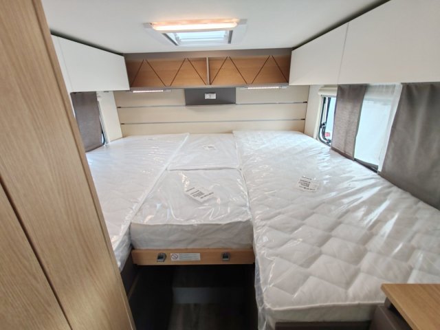 LMC Tourer H 663 G 70eme Anniversaire - Photo 9