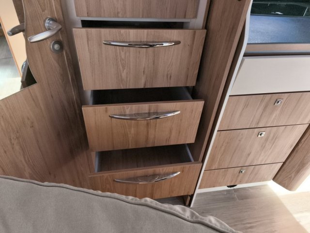 Bavaria Tren-D T716P Class - Photo 18