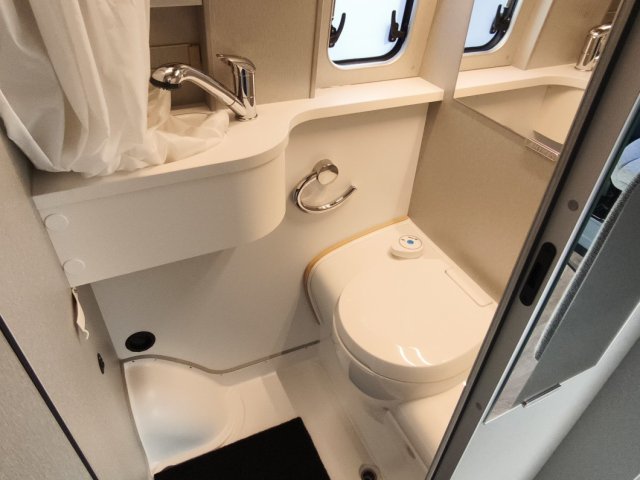 Hymer Camper Vans / Hymercar Free 600 S Campus - Photo 13