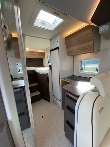 Burstner Camping-Car t690 td B66 - Photo 4