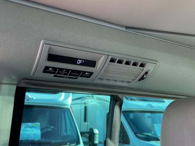 Volkswagen T5 california - Photo 9