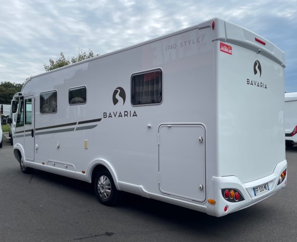 Bavaria Initial I740FC Style - Photo 3