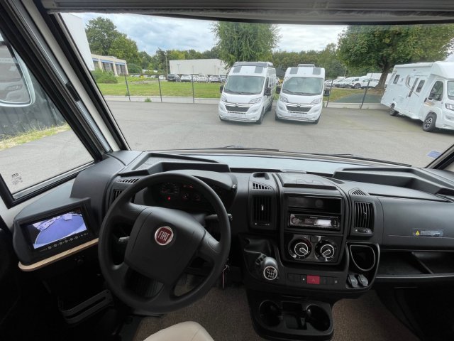 Bavaria Initial I740FC Style - Photo 6
