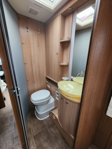 Burstner Aviano I 727 i727 - Photo 8