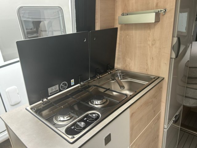 Clever Vans Runner 636 FOURGON AMENAGE - Photo 5