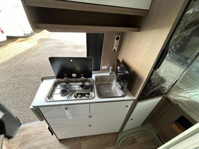 Possl 2 Win R Plus FOURGON AMENAGE TOIT RELEVABLE - Photo 7