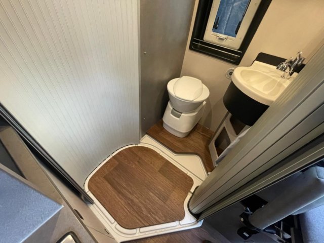 Possl Summit 600 R Plus Shine FOURGON AMENAGE 600R - Photo 12