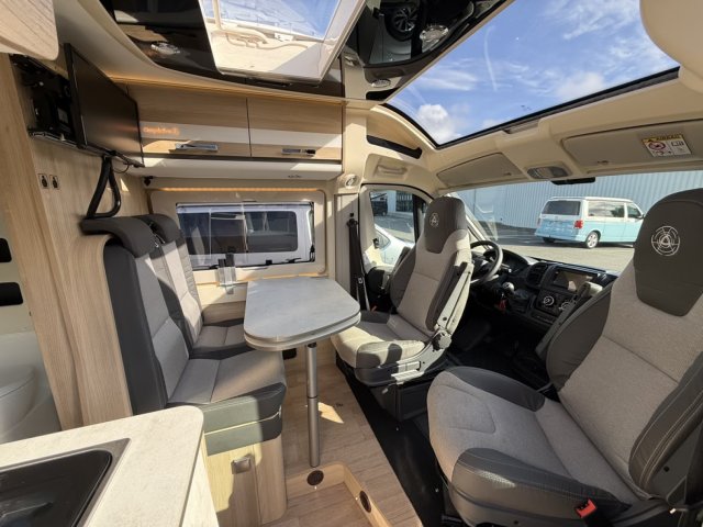 Campereve Magellan 746 LIMITED - Photo 2