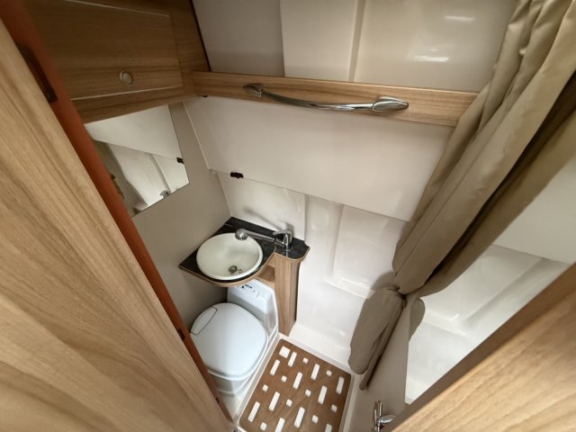 Font Vendome Forty Van - Photo 5