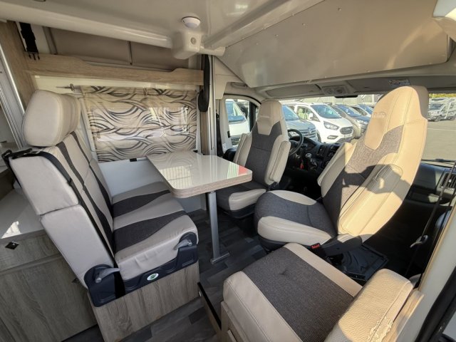 Font Vendome Mondea - Photo 2