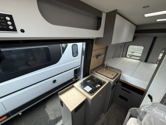 LMC Innovan 590 - Photo 3