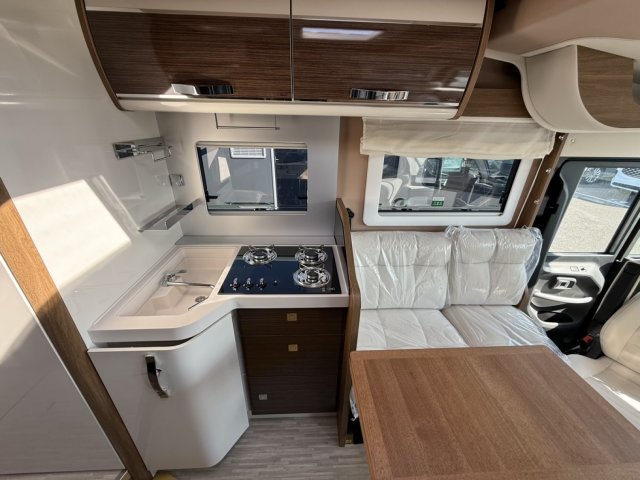 Mobilvetta K-Yacht Tekno Line 86 - Photo 3