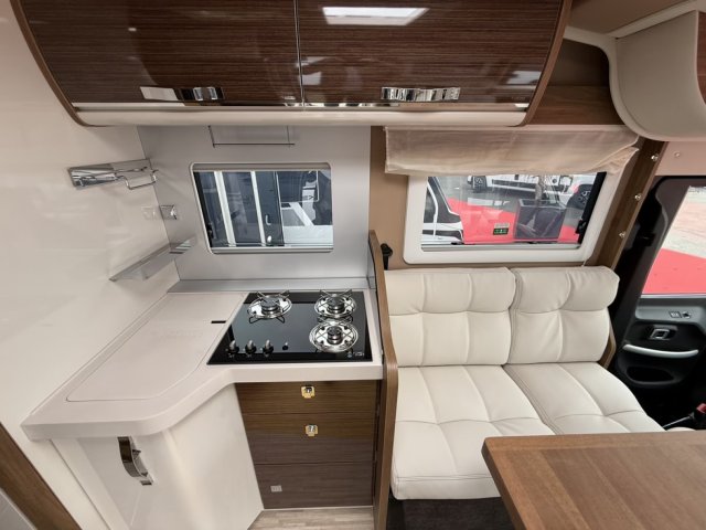Mobilvetta K-Yacht Tekno Line 90 - Photo 3