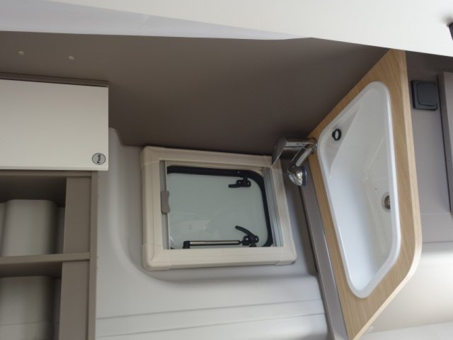 LMC Innovan 590 - Photo 10