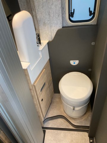 Dethleffs Globetrail 600 DR Performance - Photo 14