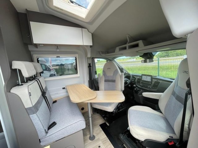 LMC Innovan 590 - Photo 2